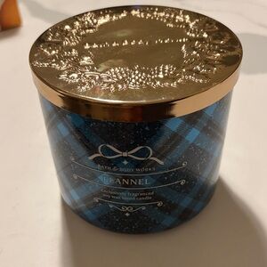 Bath & Body Works Flannel Candle - Blue Plaid with Gold Lid